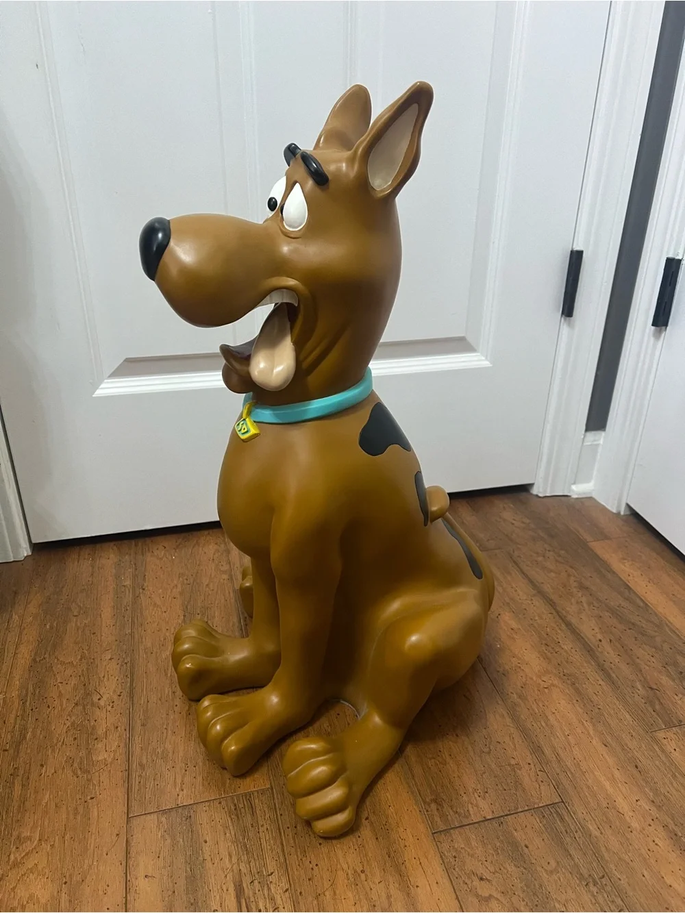 Extremely Rare Tall Hanna Barbera Scooby Doo Big Figurine Statue WB Store